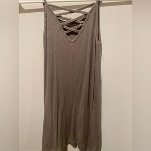 OLIVE GREEN CROSS TANK TOP // SIZE US 5/6